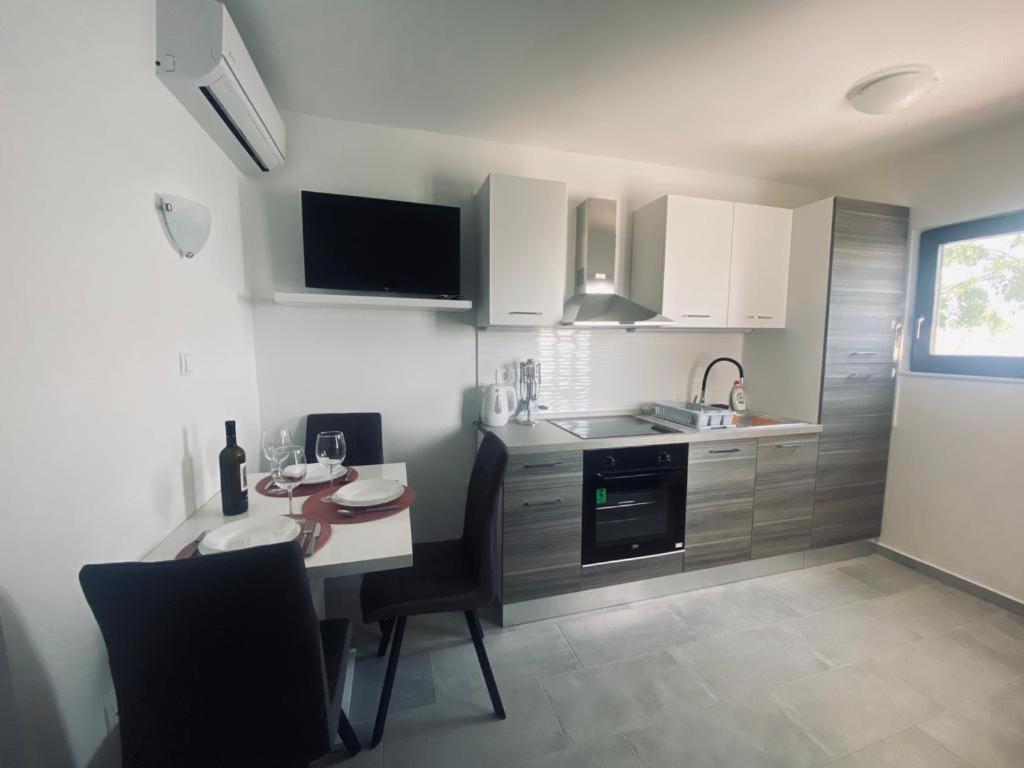 Apartmani Mila Starigrad Paklenica Dış mekan fotoğraf