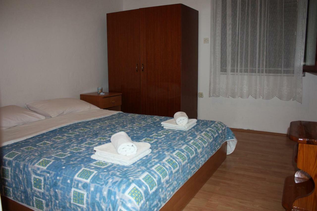 Apartmani Mila Starigrad Paklenica Dış mekan fotoğraf