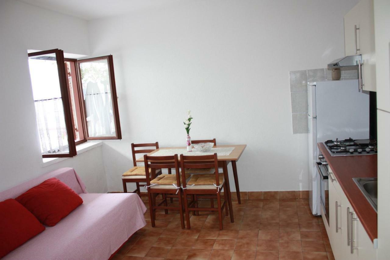 Apartmani Mila Starigrad Paklenica Dış mekan fotoğraf