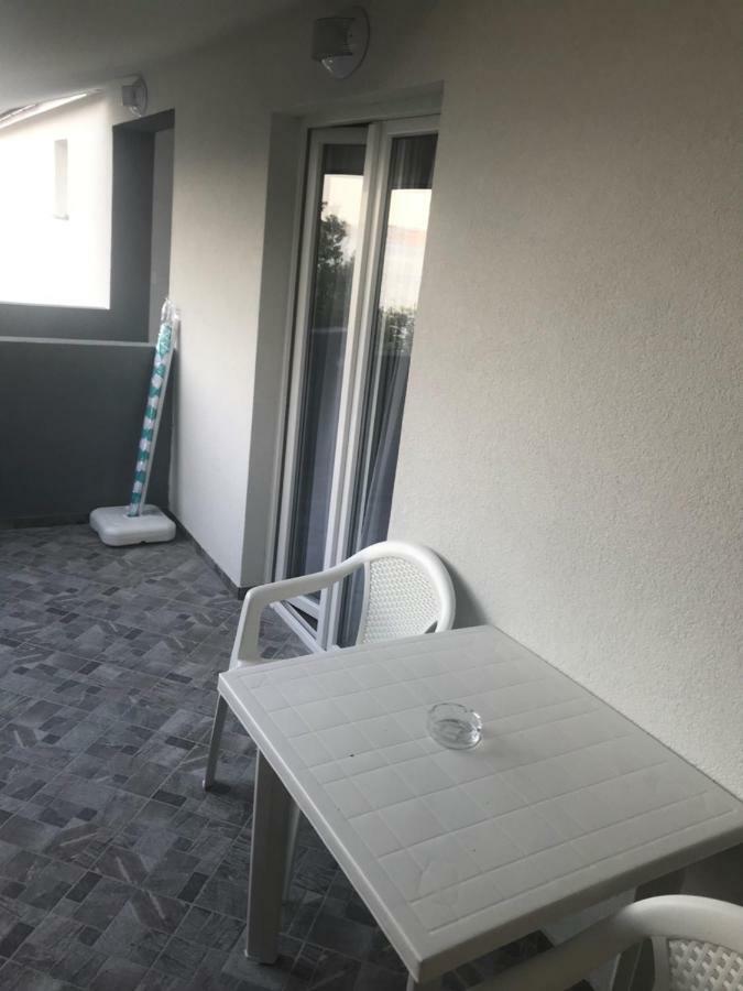 Apartmani Mila Starigrad Paklenica Dış mekan fotoğraf