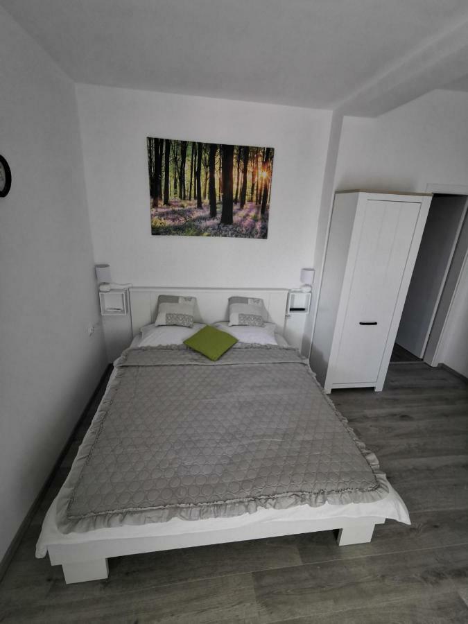 Apartmani Mila Starigrad Paklenica Dış mekan fotoğraf
